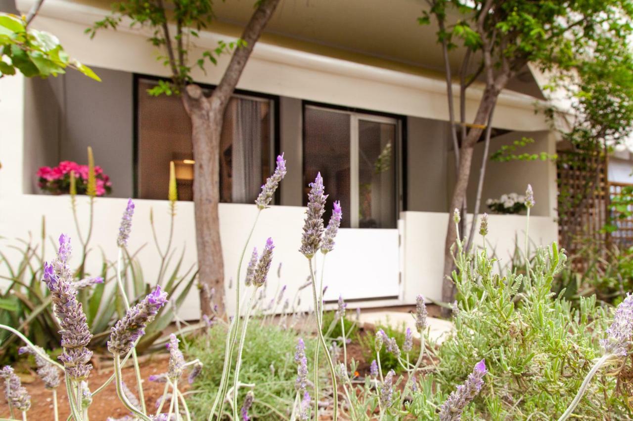 Sweet Suite Flora In Vouliagmeni Atena Exterior foto