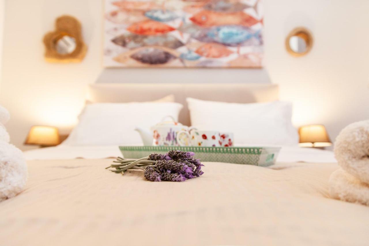 Sweet Suite Flora In Vouliagmeni Atena Exterior foto